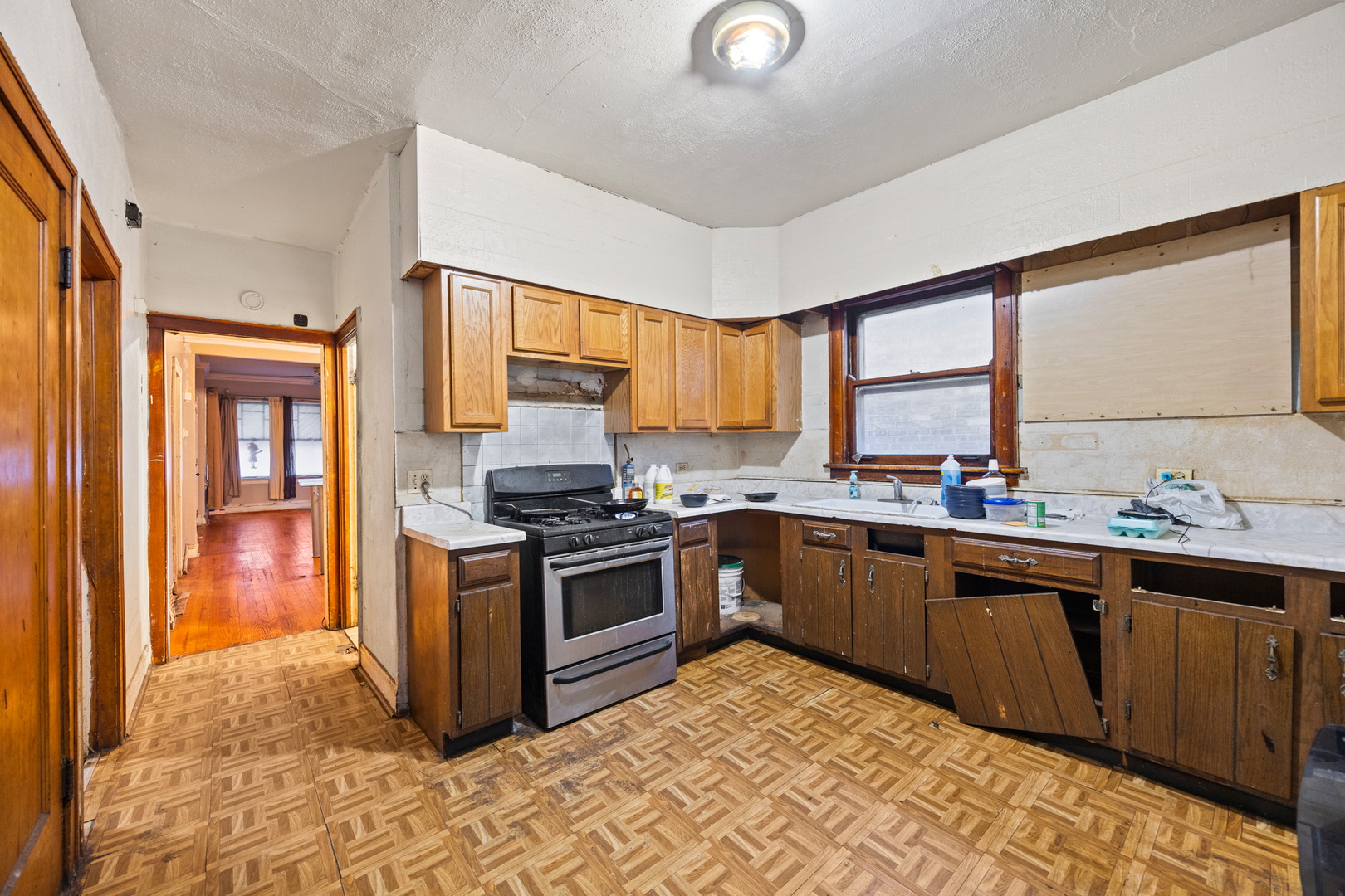 7519 S Aberdeen Street Property Photo 5