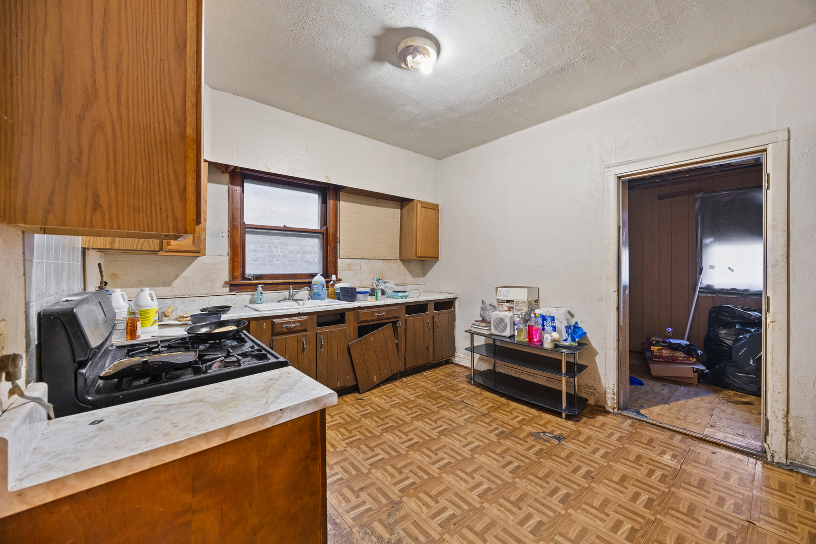 7519 S Aberdeen Street Property Photo 6