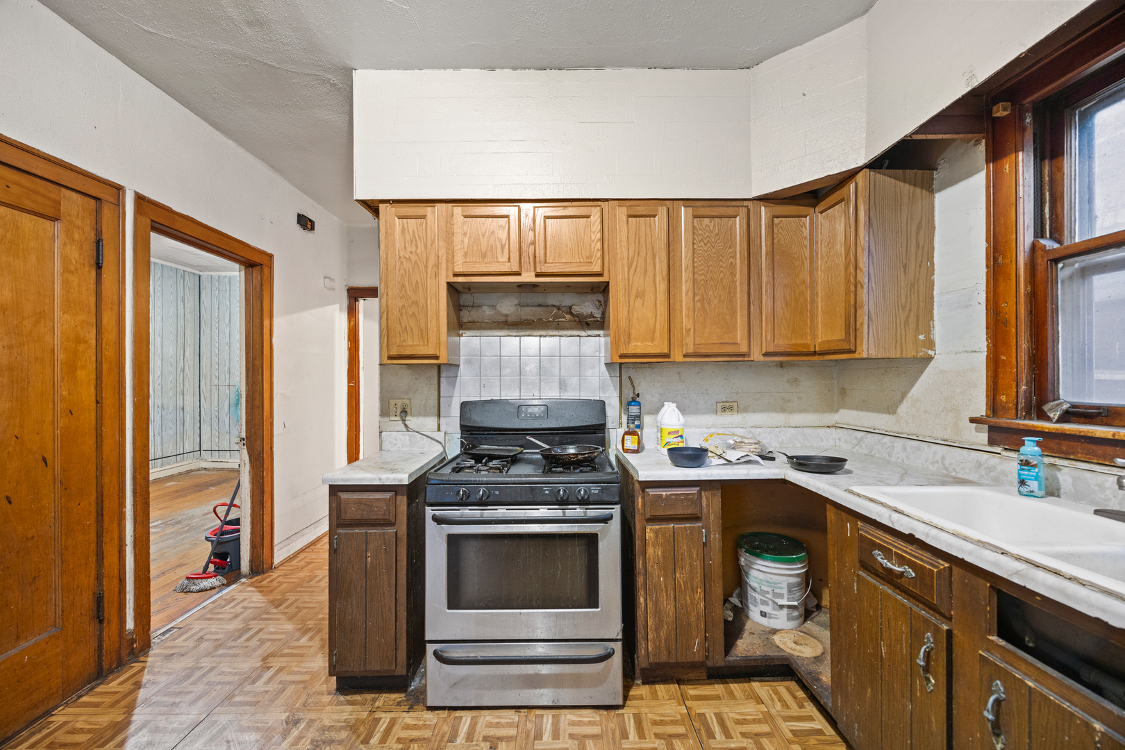 7519 S Aberdeen Street Property Photo 7
