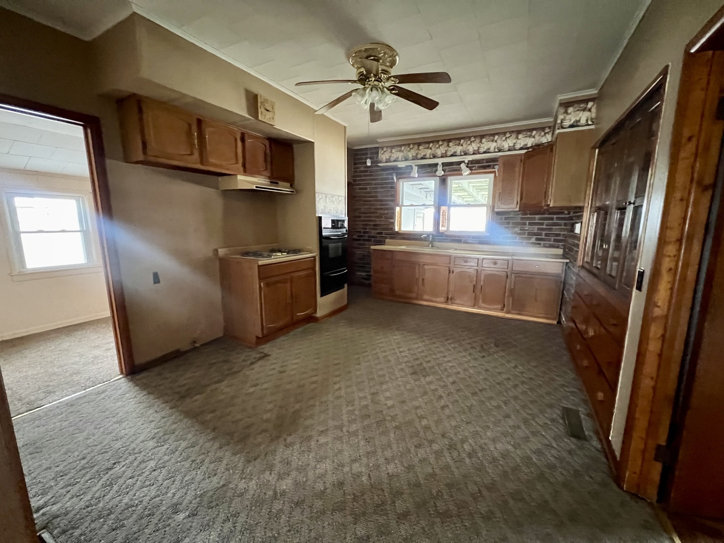 201 N Chicago Street Property Photo 9