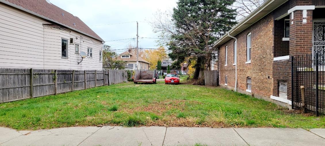 8537 S Escanaba Avenue Property Photo 5
