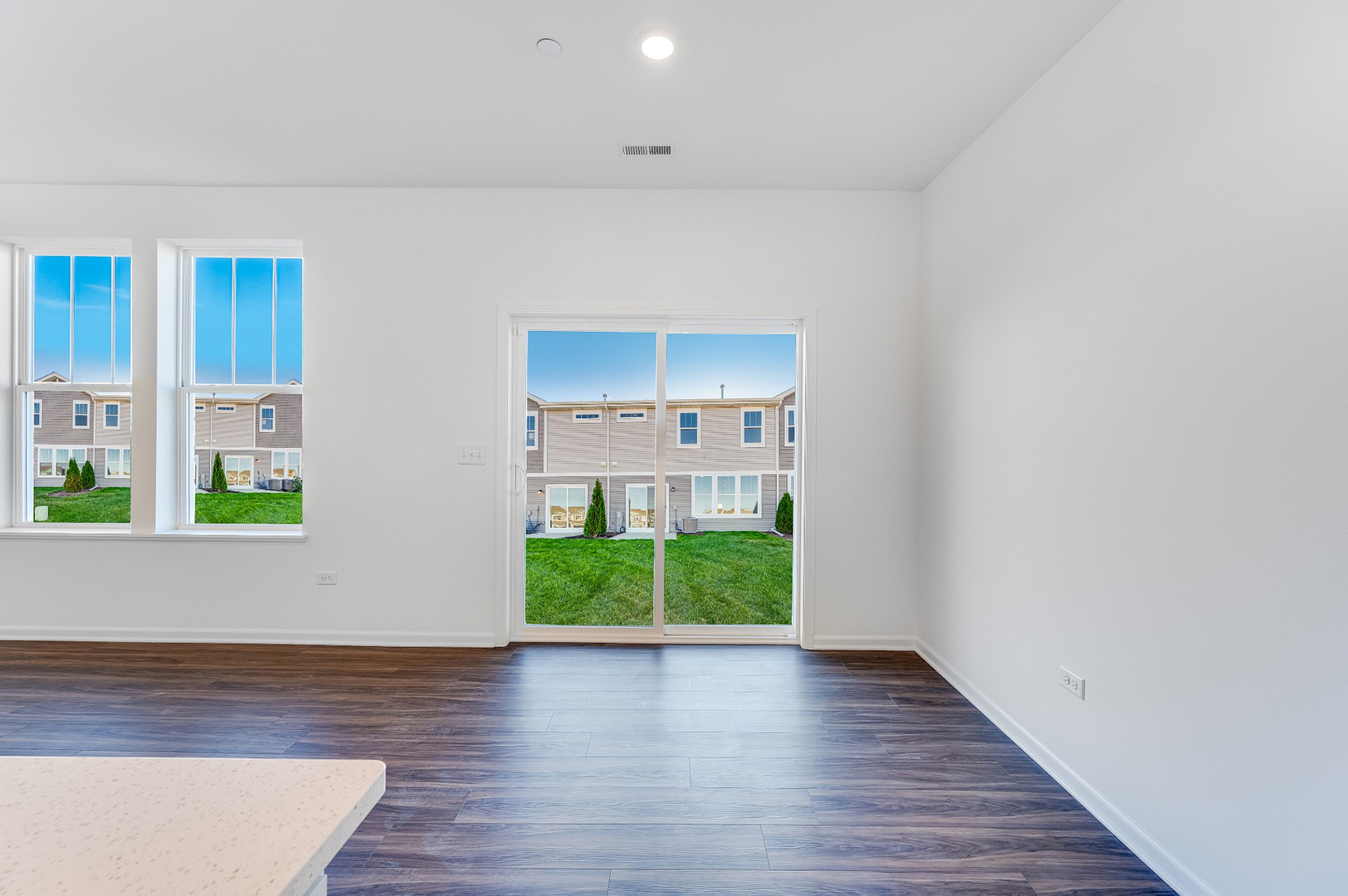 319 Red Oak Circle 0204 Property Photo 6