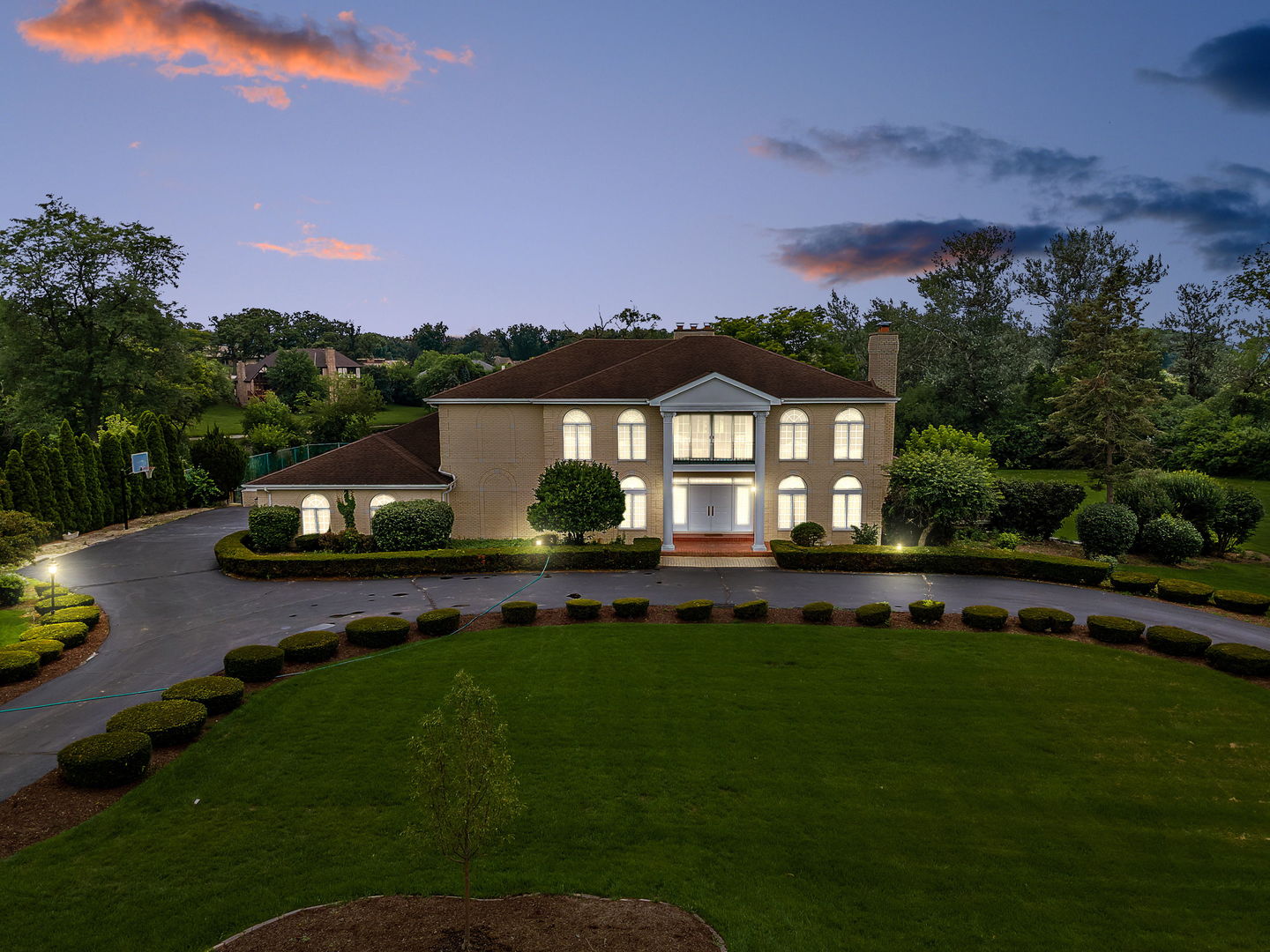 1 Horseshoe Lane Property Photo 1