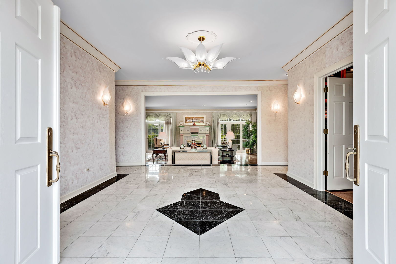 1 Horseshoe Lane Property Photo 29
