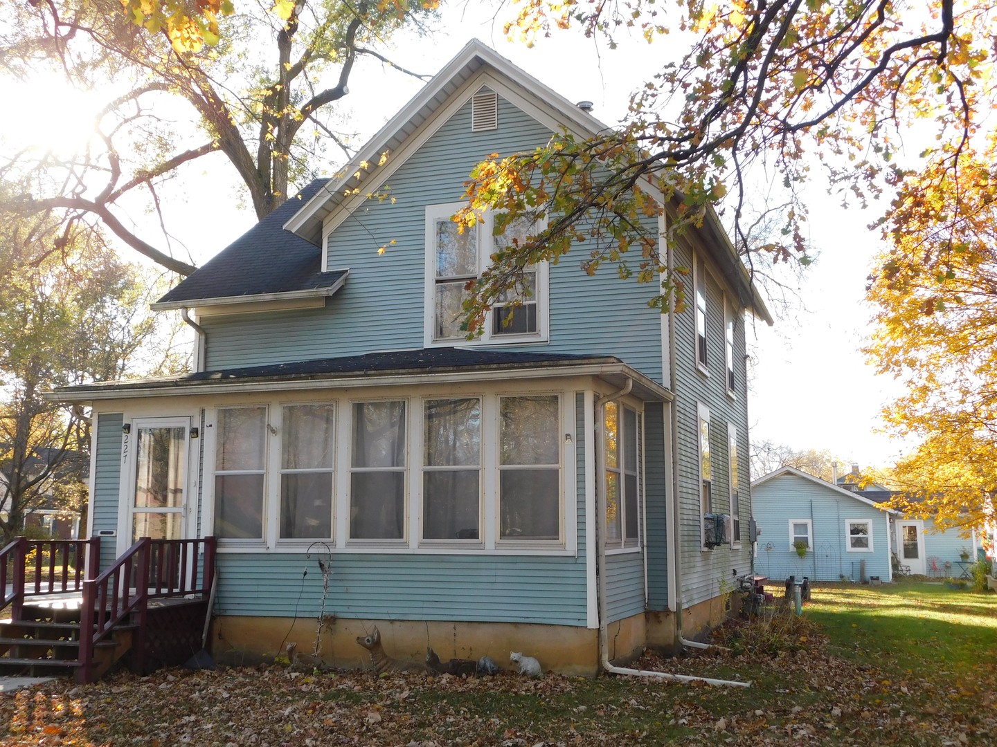 227 S Locust Street Property Photo