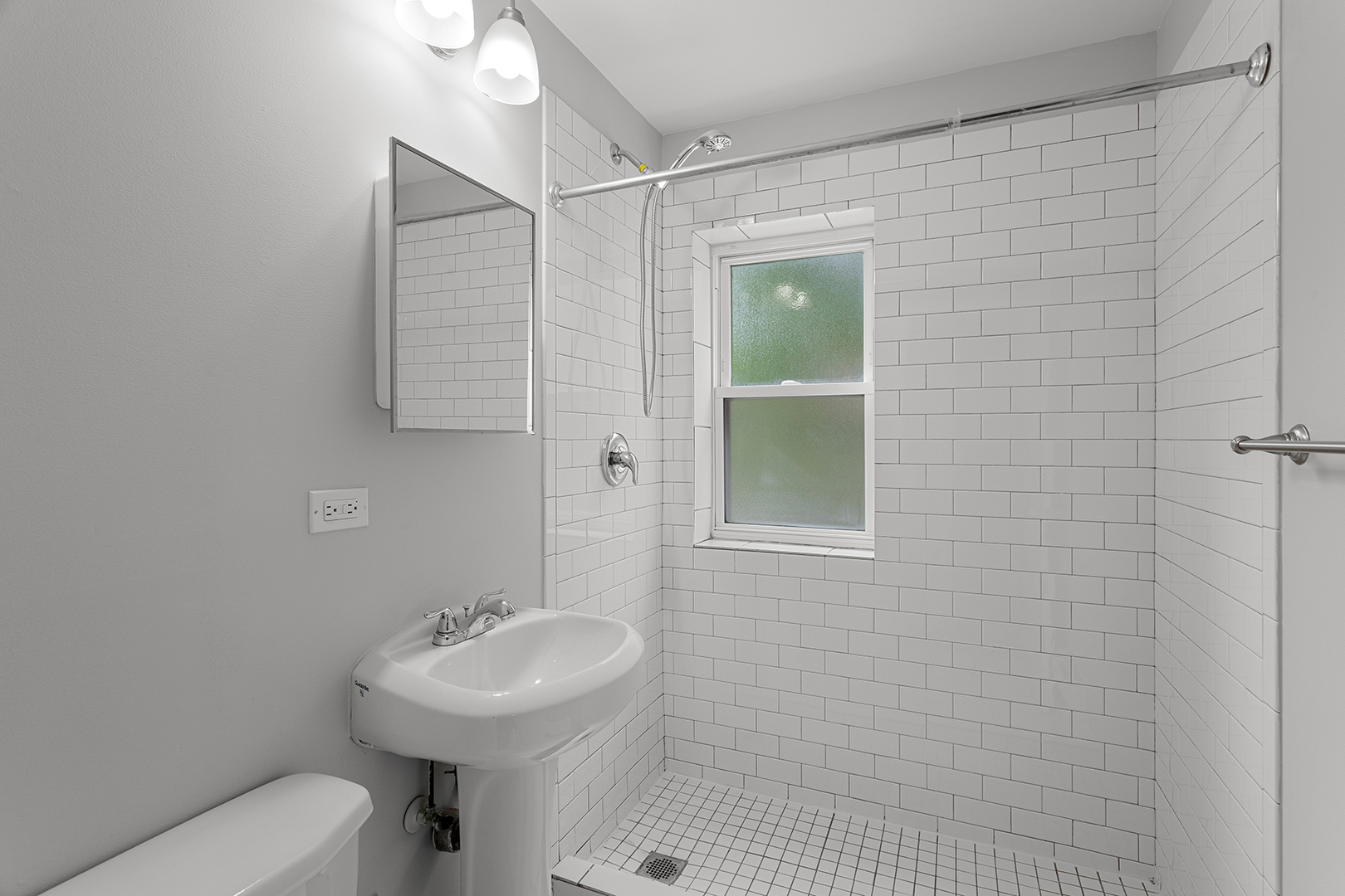 7450 N Greenview Avenue 23 Property Photo 7