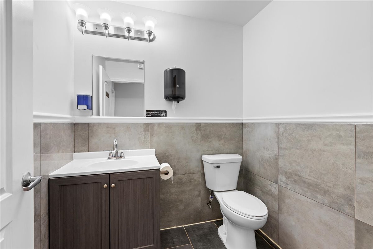 6310-12 W Cermak Road Property Photo 19