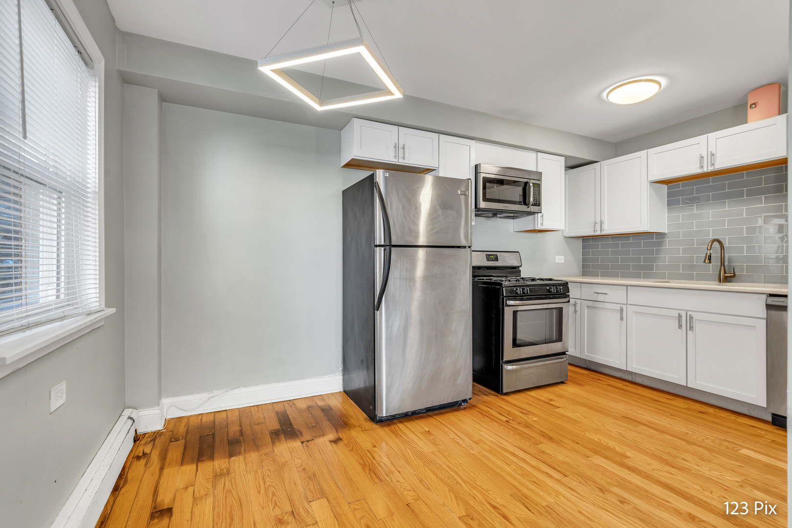 2409 W Balmoral Avenue 1e Property Photo 9