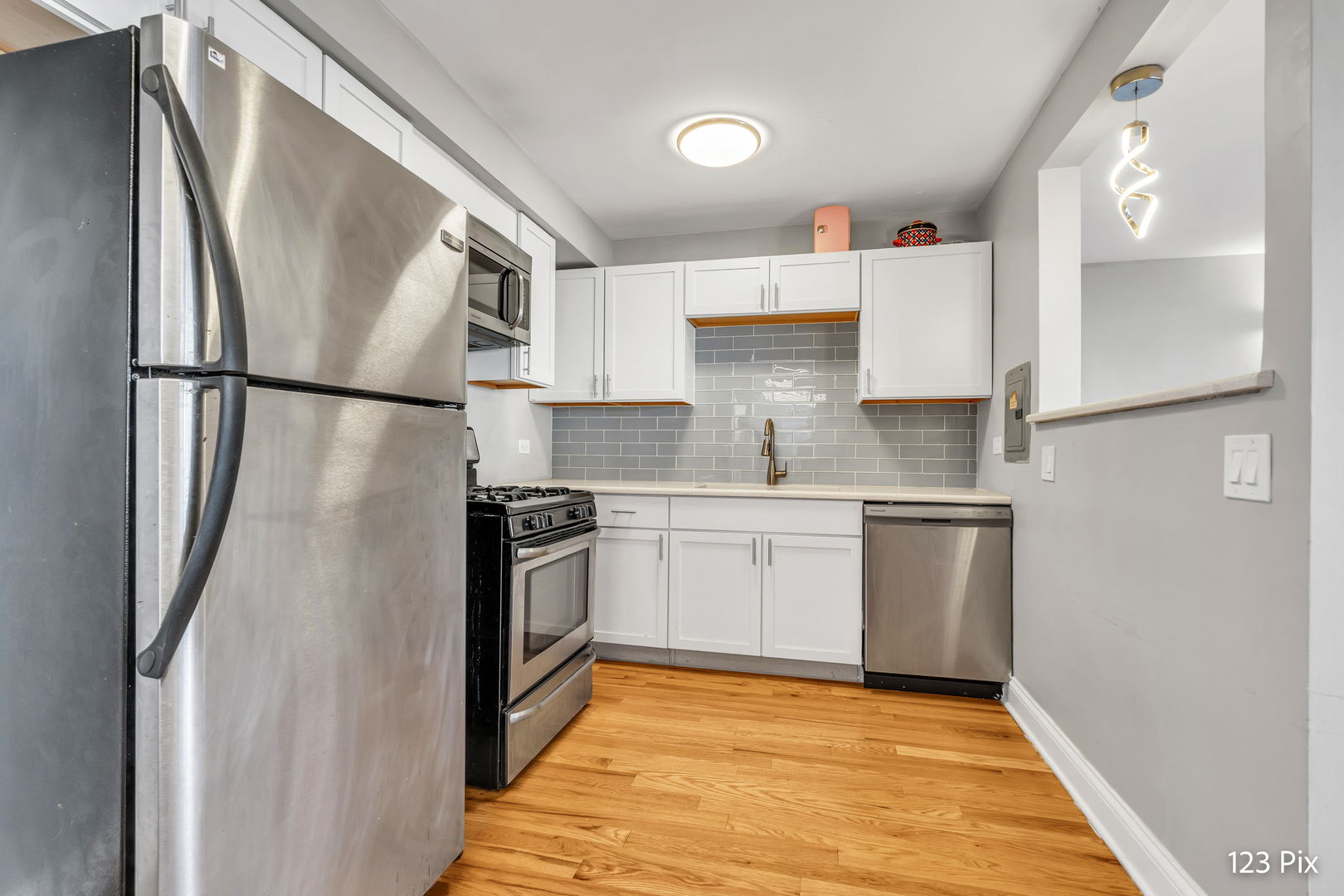 2409 W Balmoral Avenue 1e Property Photo 10