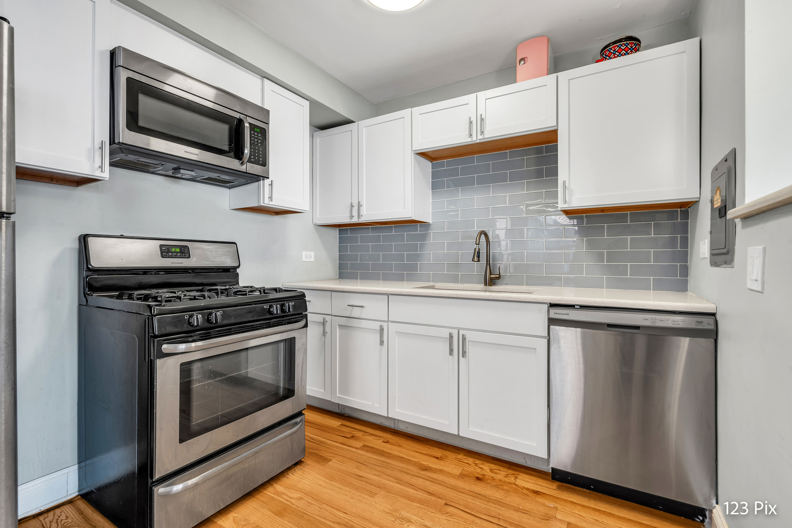 2409 W Balmoral Avenue 1e Property Photo 11