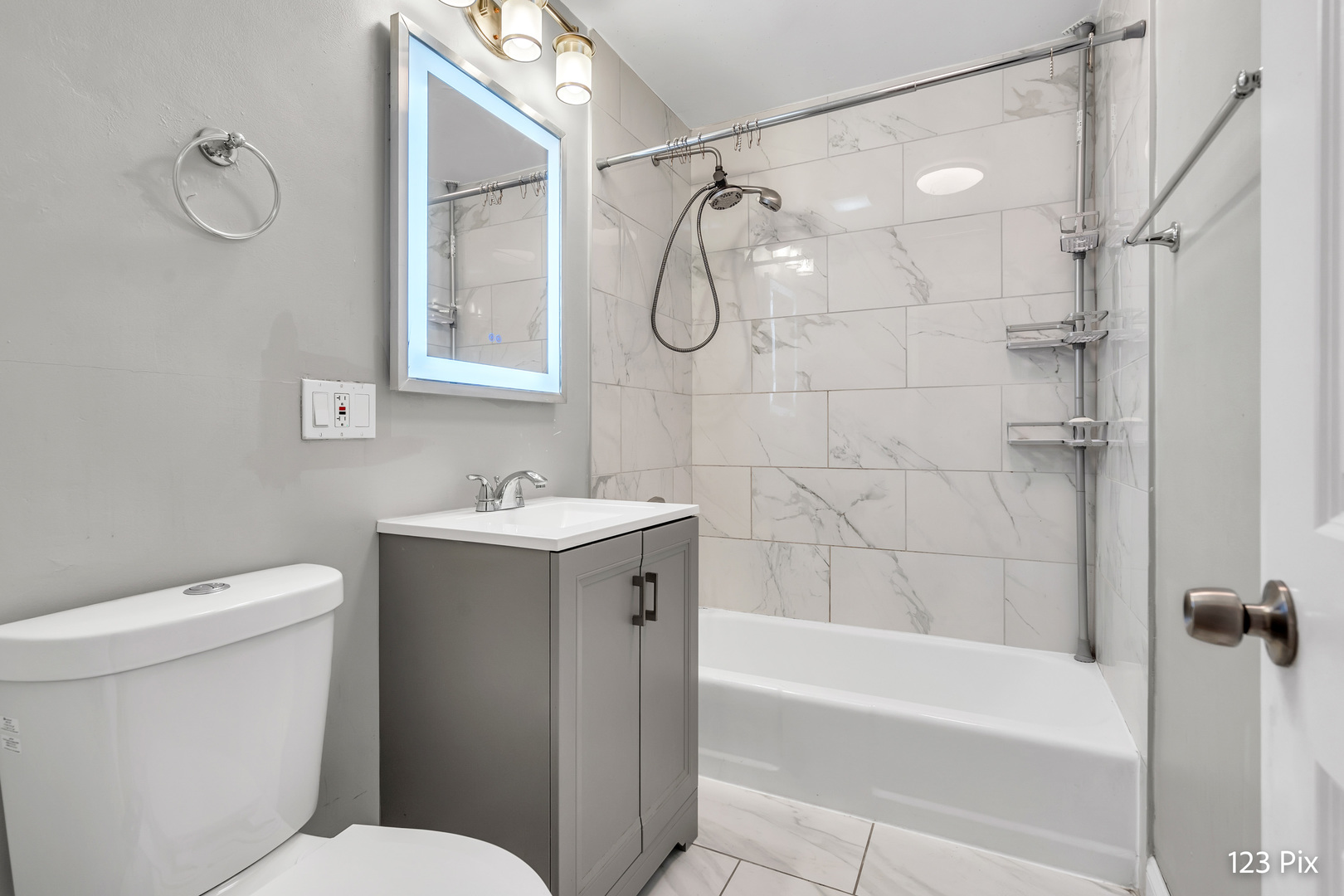 2409 W Balmoral Avenue 1e Property Photo 13