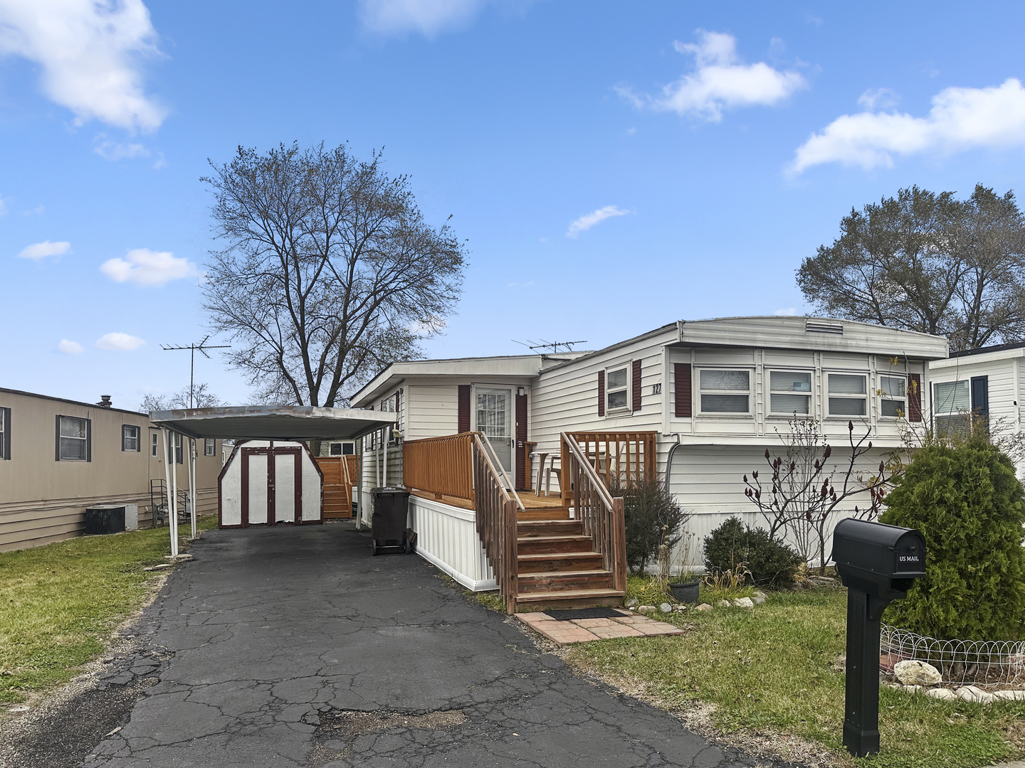 127 Nasa Circle Property Photo 1