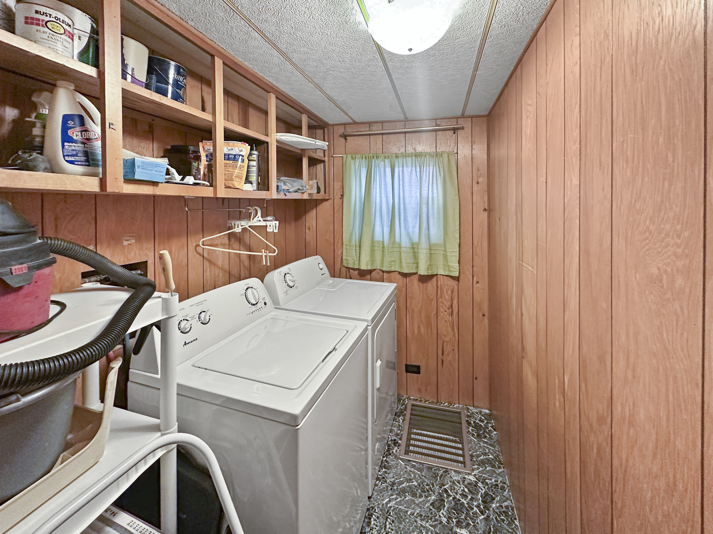 127 Nasa Circle Property Photo 7