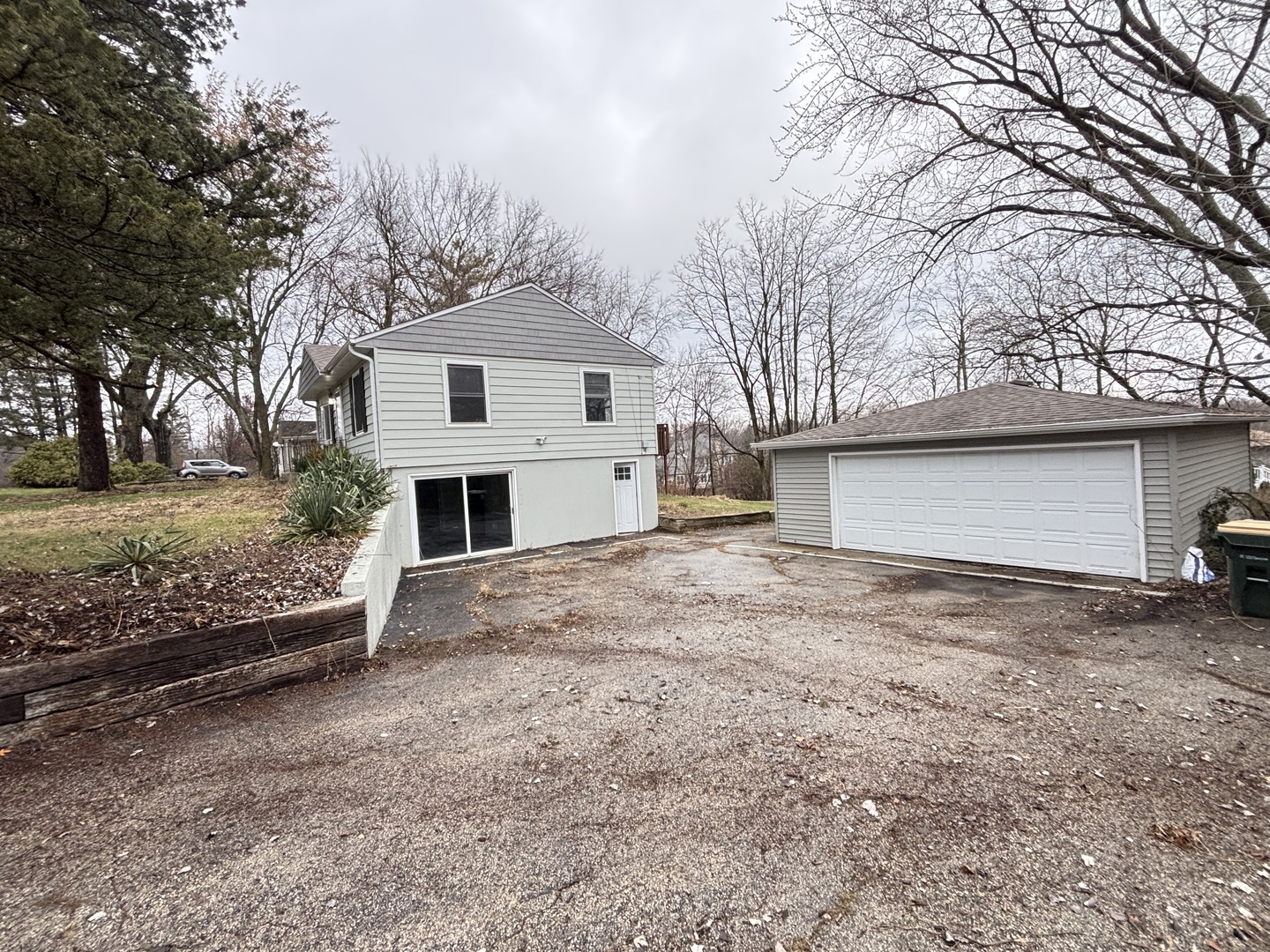 1107 S Hough Street Property Photo 4