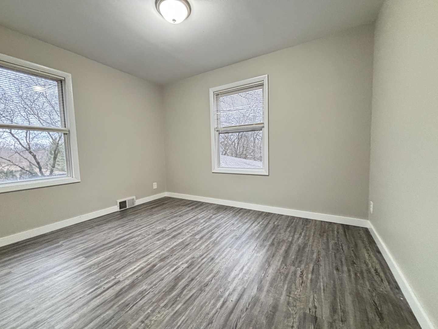1107 S Hough Street Property Photo 12