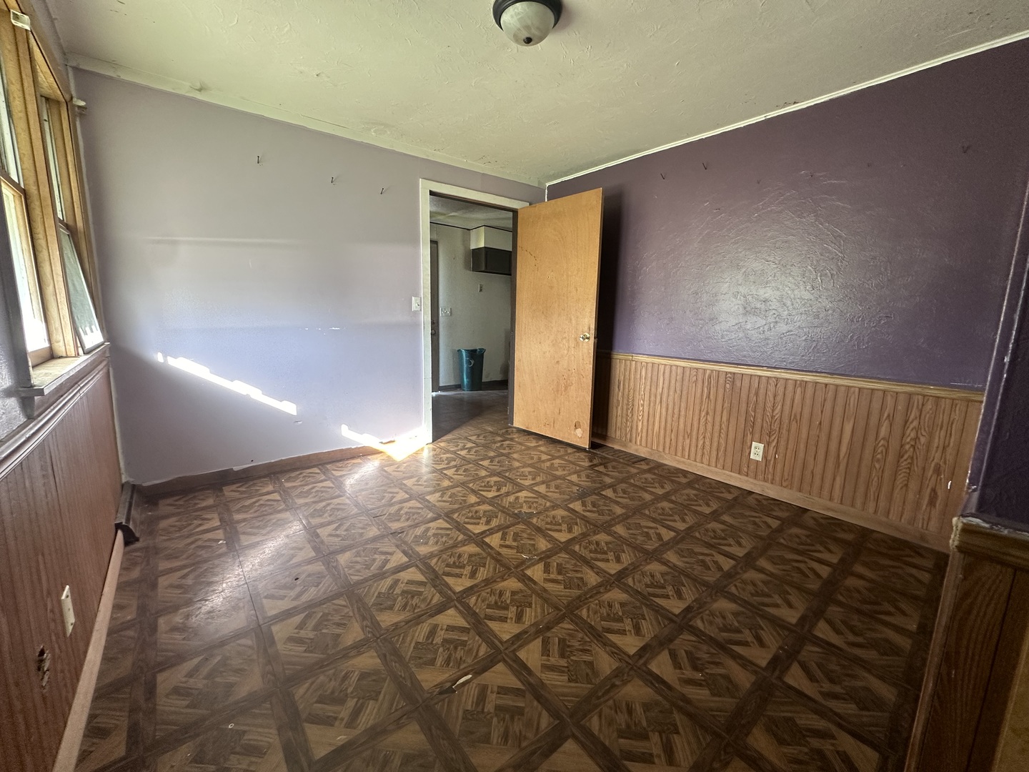 305 W Commercial Street Property Photo 9