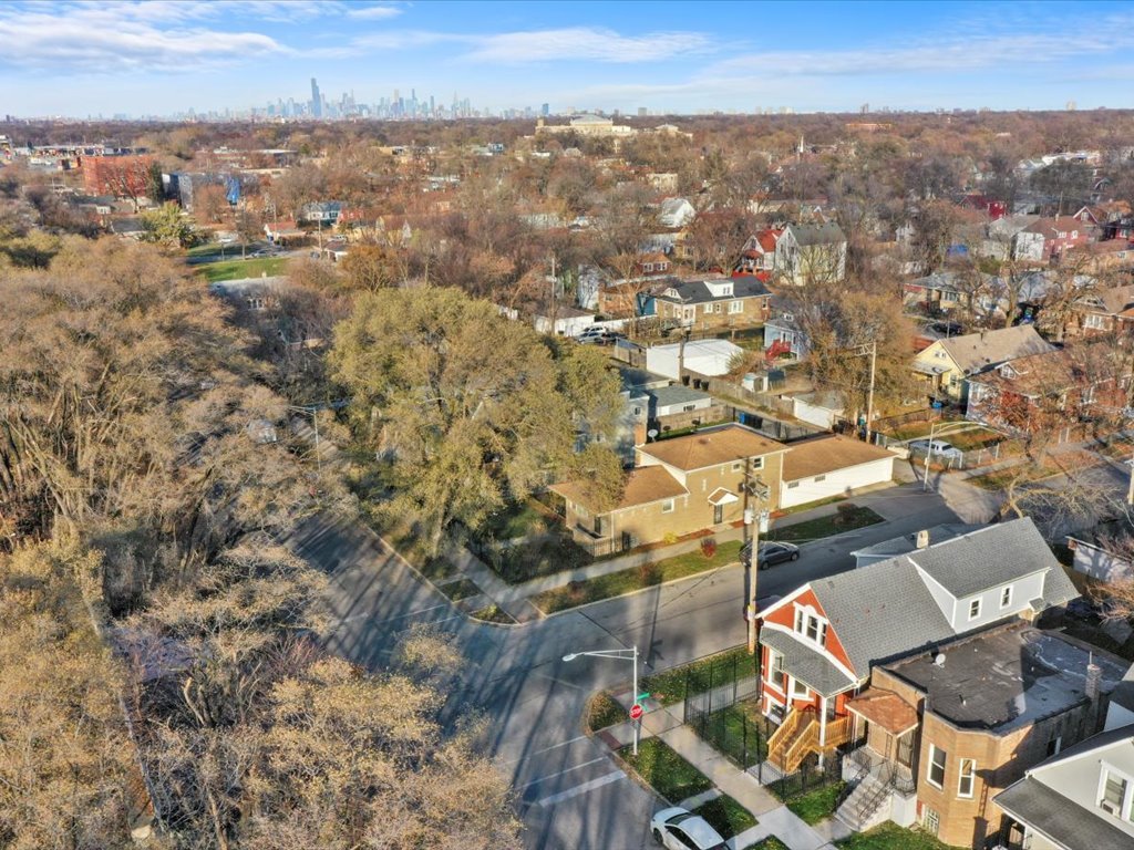 6501 S Hamilton Avenue Property Photo 7