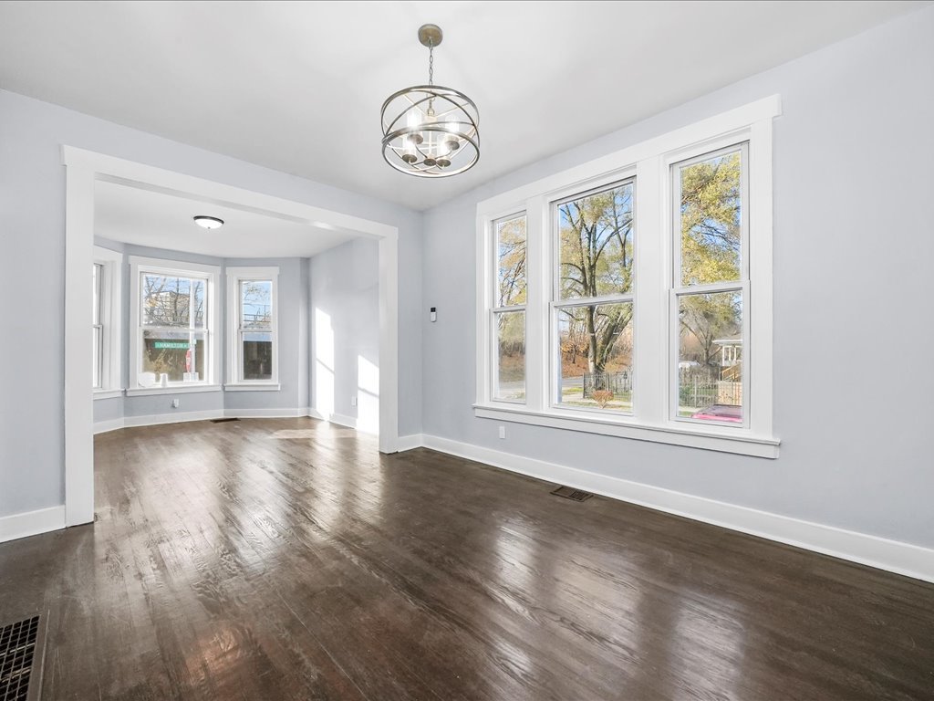 6501 S Hamilton Avenue Property Photo 13