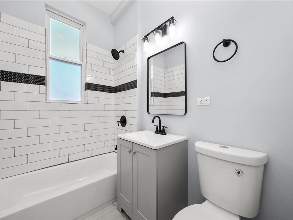 6501 S Hamilton Avenue Property Photo 15
