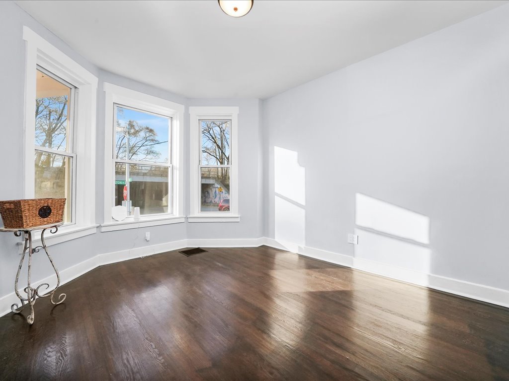 6501 S Hamilton Avenue Property Photo 19