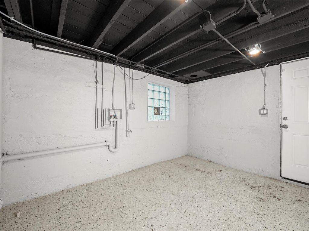 6501 S Hamilton Avenue Property Photo 30