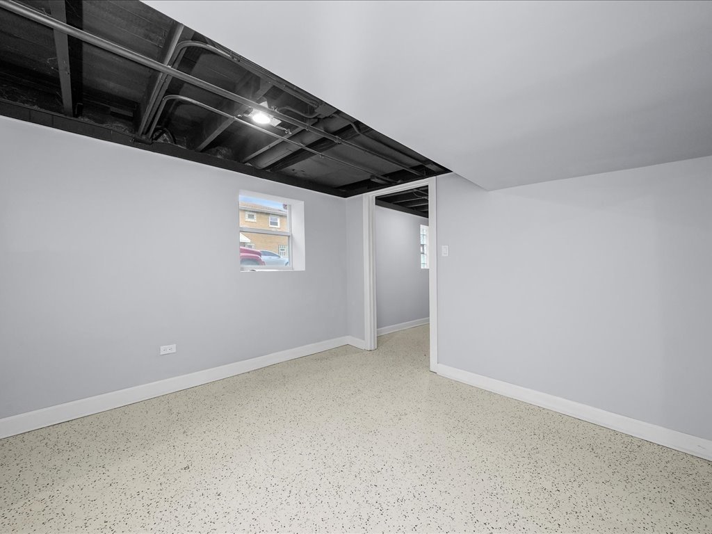6501 S Hamilton Avenue Property Photo 32