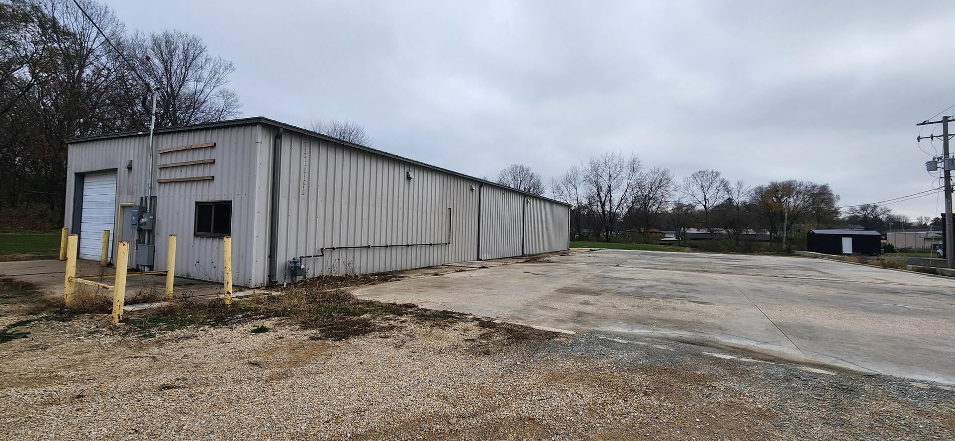2619 E Lincolnway Property Photo 1