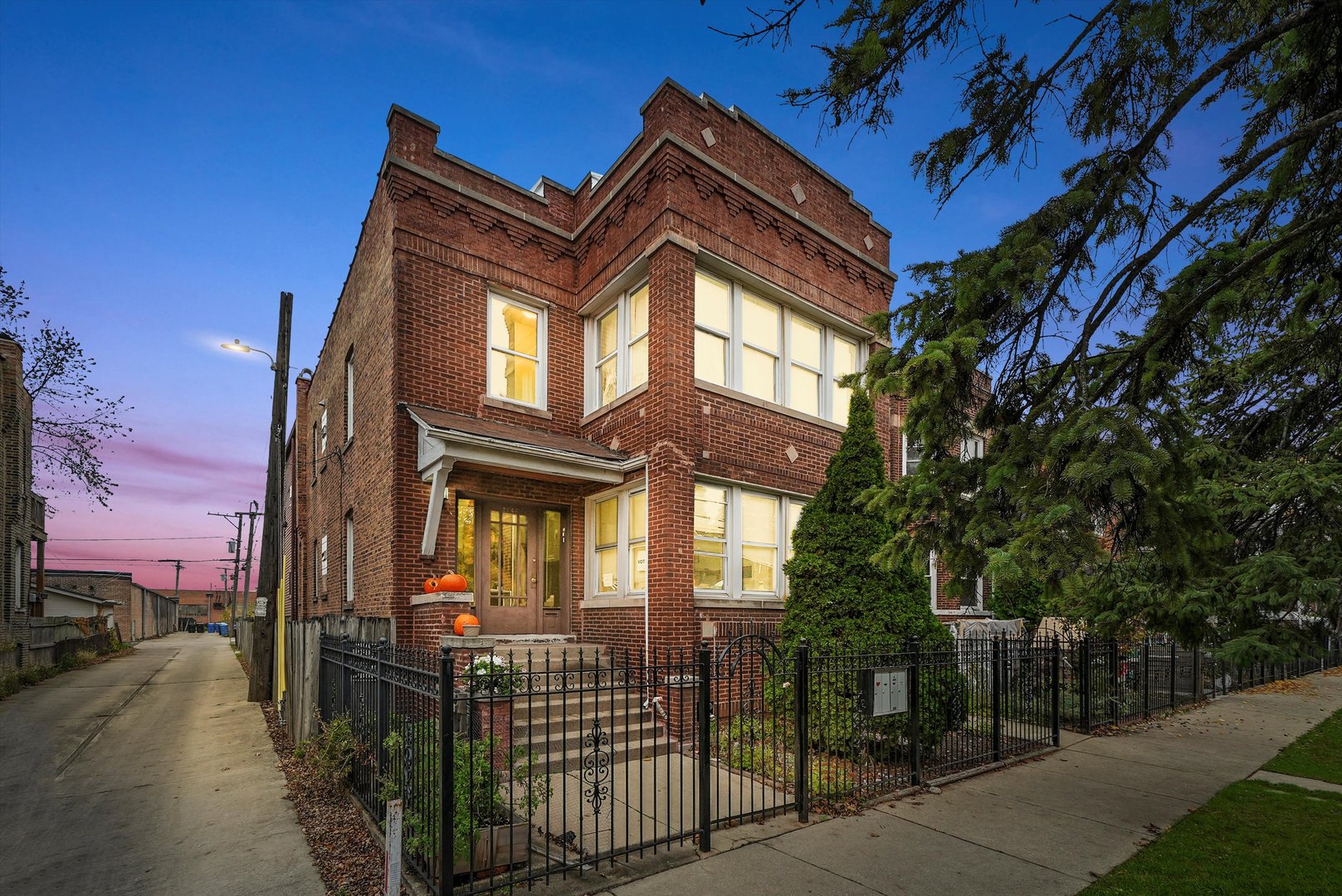 2244 N Springfield Avenue Property Photo 1