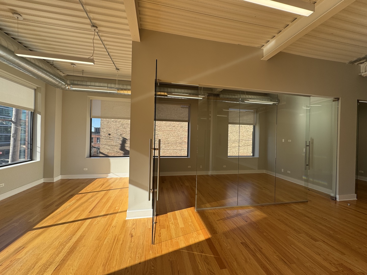 216 N May Street Property Photo 6