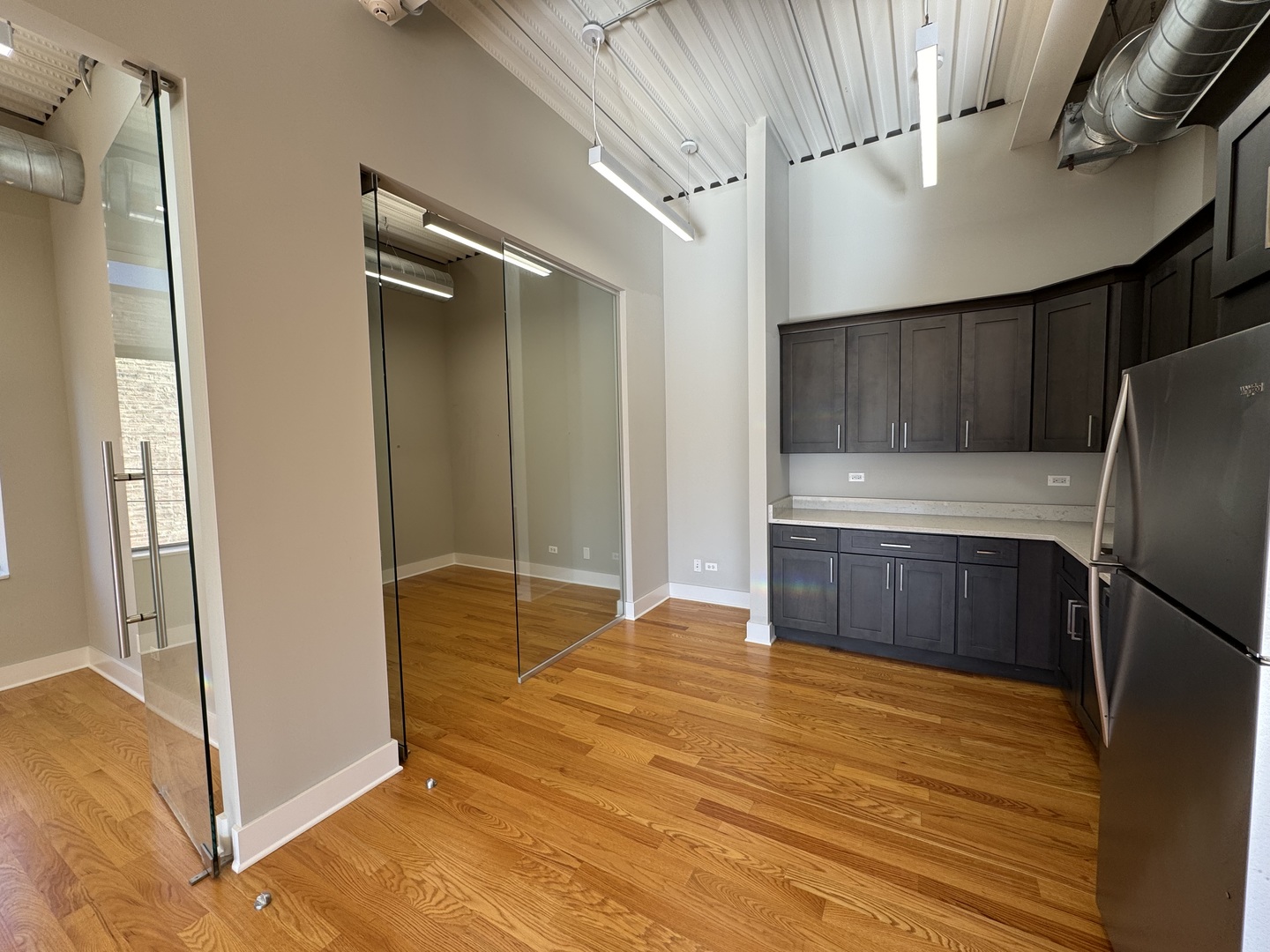 216 N May Street Property Photo 7
