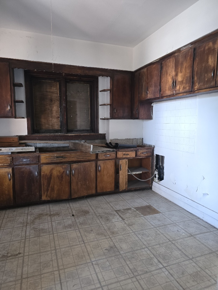 13440-13442 Western Avenue Property Photo 24