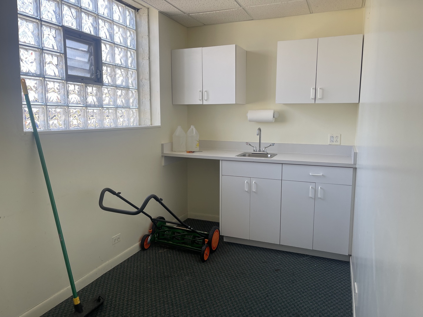 69 N Broadway Street 69-73 Property Photo 5