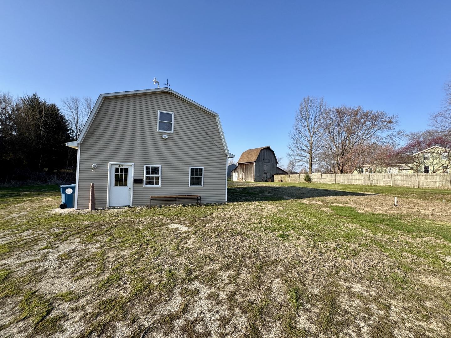 810 W Railroad Avenue Property Photo