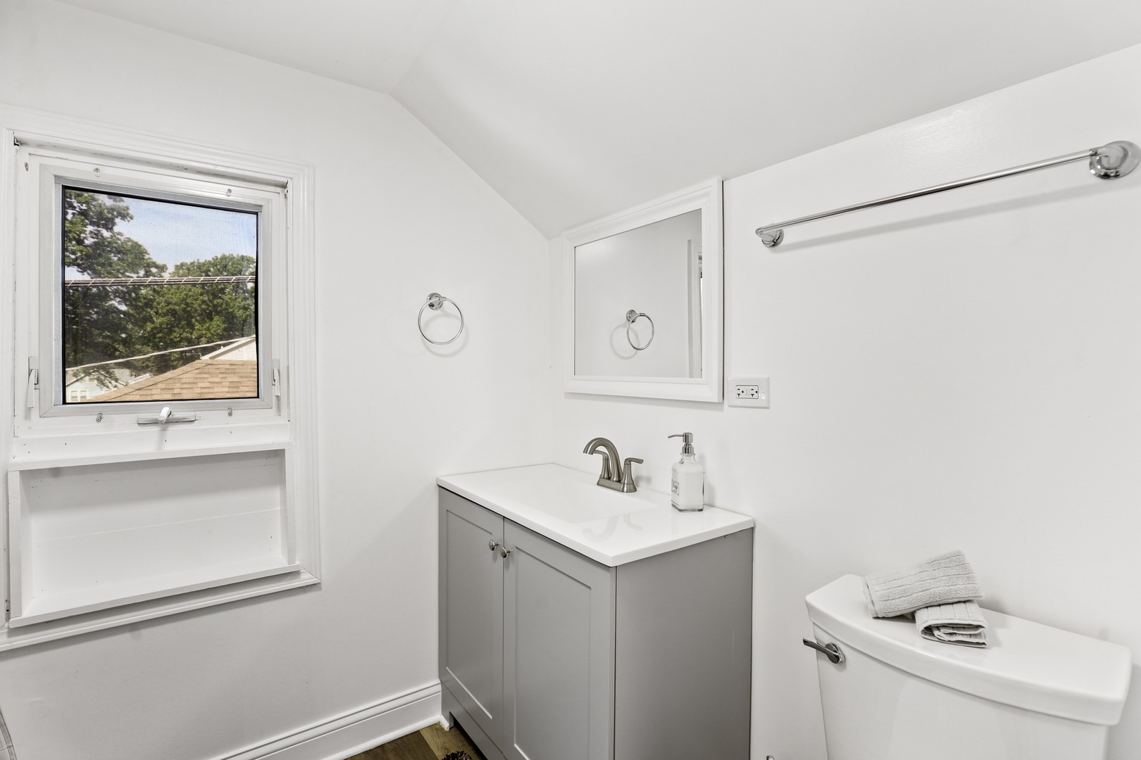 2446 1st Avenue Property Photo 5