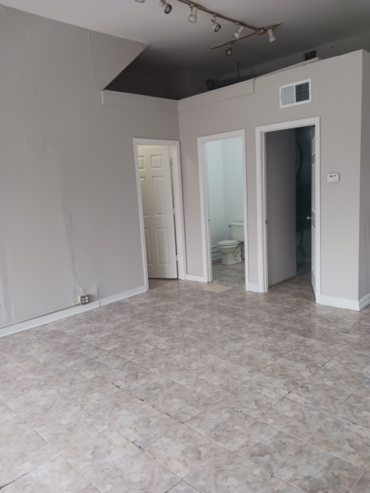 5116 W North Avenue Property Photo 2