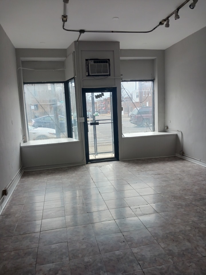 5116 W North Avenue Property Photo 3