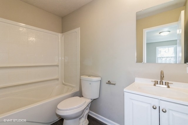 407 W James Street Property Photo 14