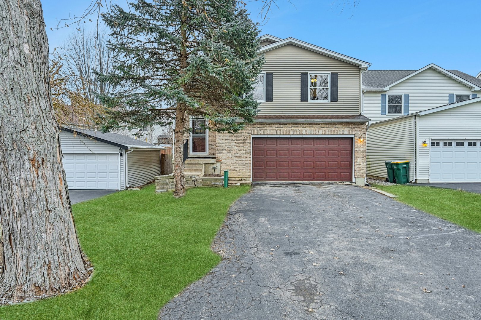 23697 N Cottage Road Property Photo