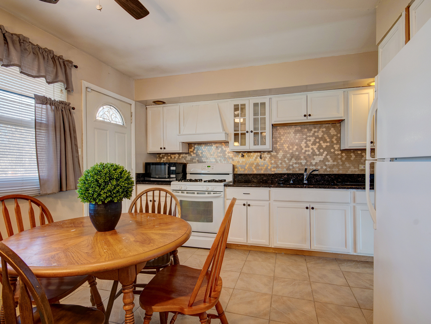 17022 Central Park Avenue Property Photo 8