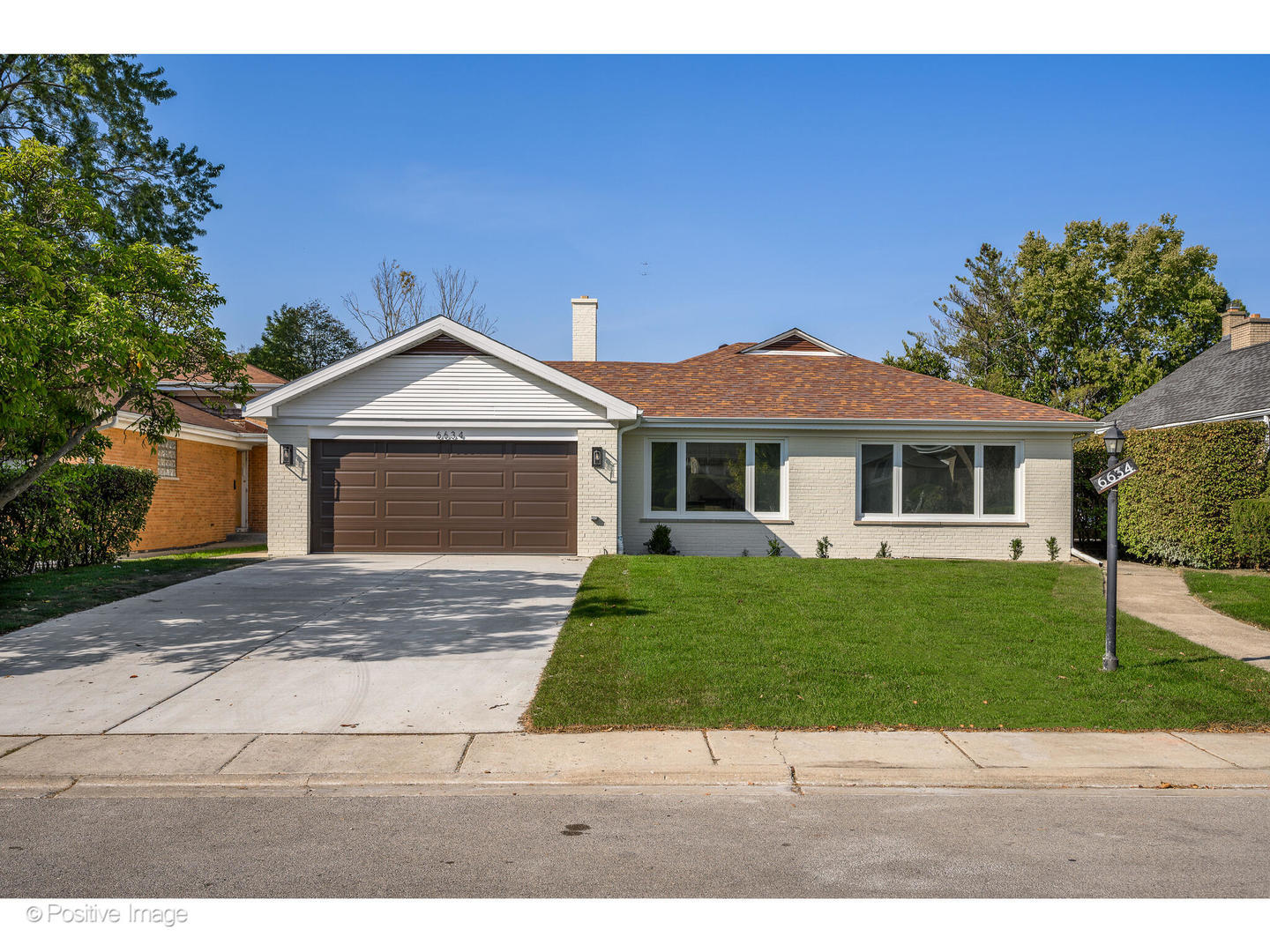 6634 N Christiana Avenue Property Photo