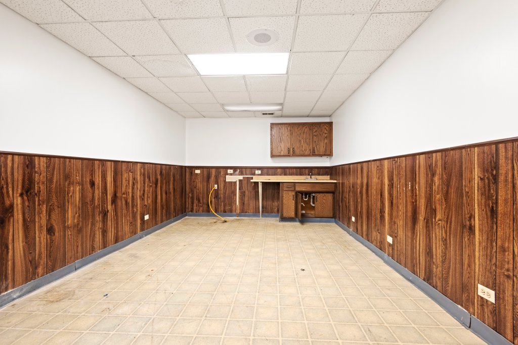6549 North Avenue Property Photo 13