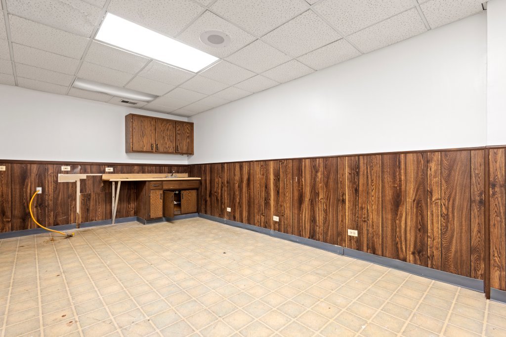 6549 North Avenue Property Photo 14