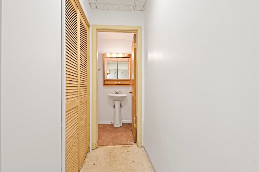 6549 North Avenue Property Photo 15