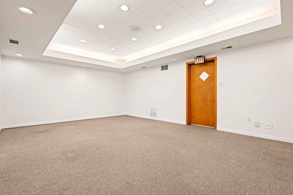 6549 North Avenue Property Photo 17