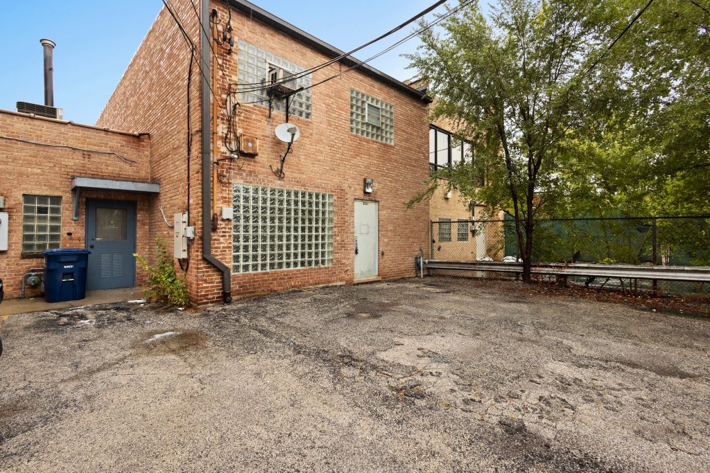 6549 North Avenue Property Photo 21