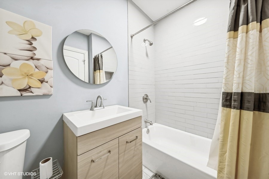 8019 S Woodlawn Avenue Property Photo 7
