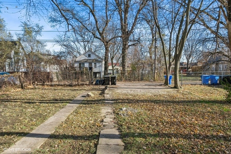 8019 S Woodlawn Avenue Property Photo 13