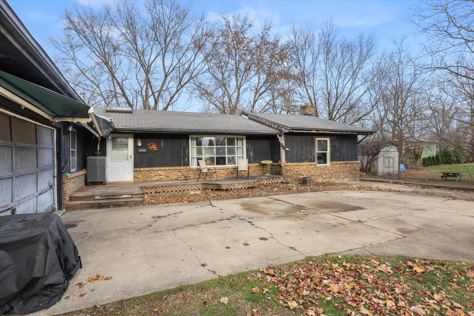 24726 W Pleasant Court Property Photo 2