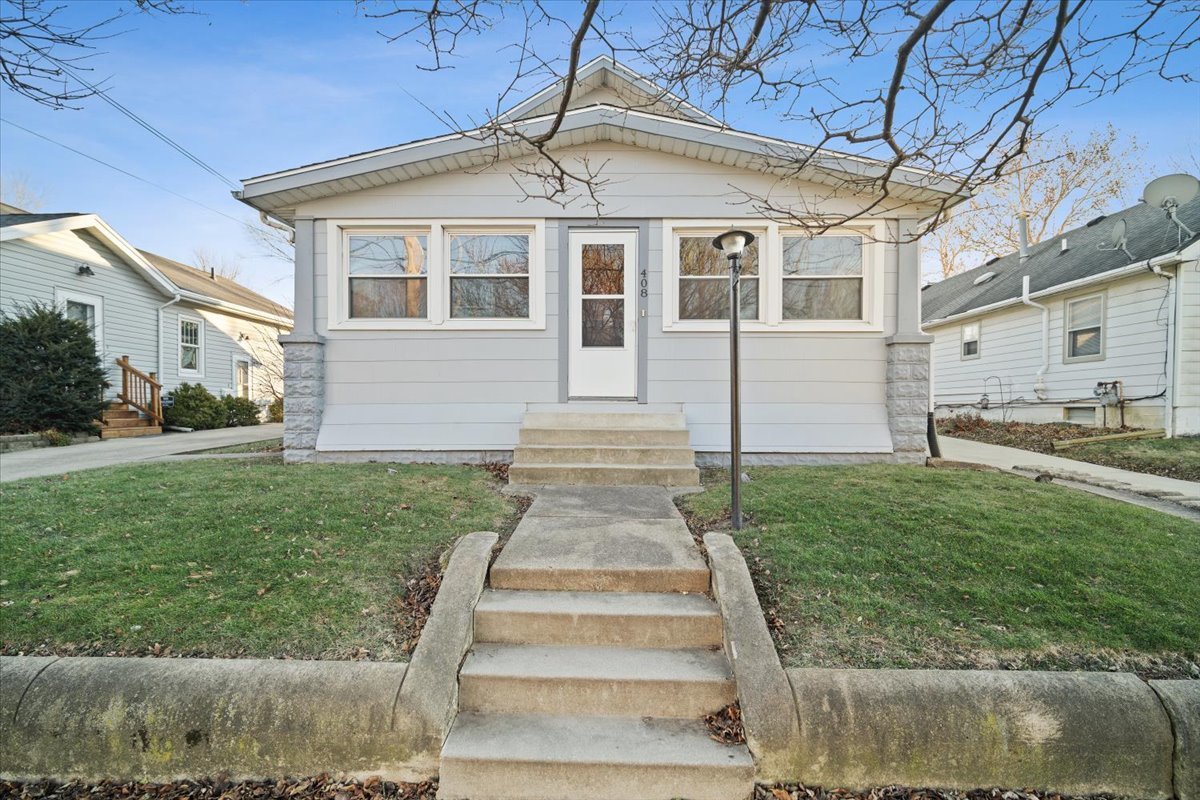 408 W Division Street Property Photo 1