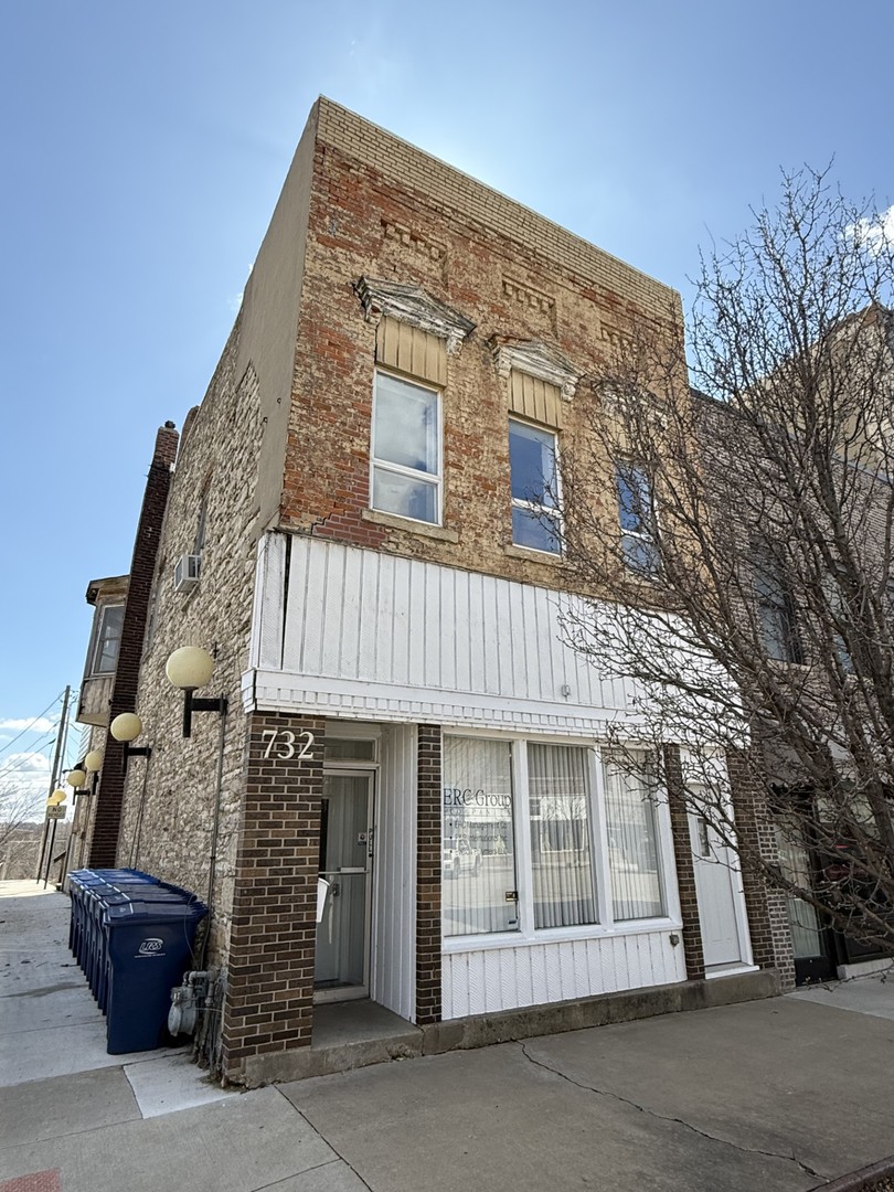 732 1st Street Property Photo 1